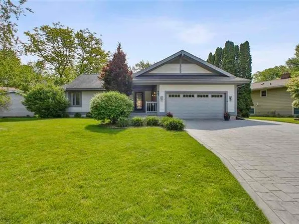 607 Parkland Dr, Verona, WI 53593
