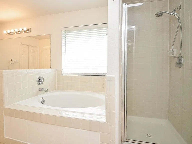 24718 Cobble Canyon Ln — Photo 20