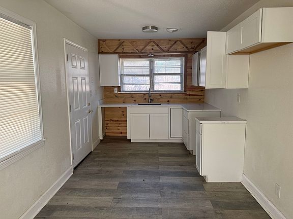 3rd image of 36 W Emory Rd