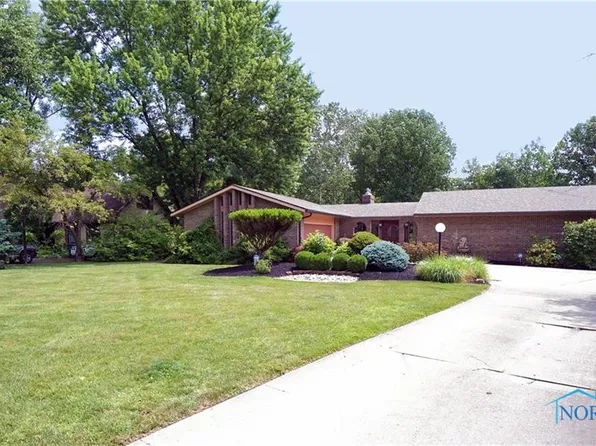 6034 N Chanticleer Dr, Maumee, OH 43537