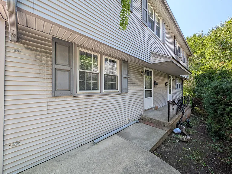 90 North St — Photo 19