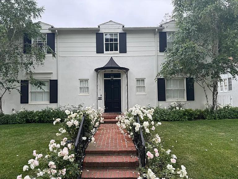841 Warner Ave — Photo 1