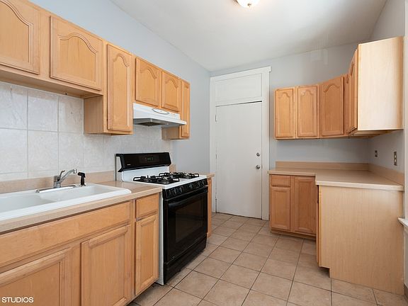 5th image of 4916 S Drexel Blvd APT 1W