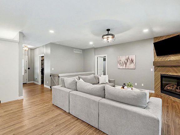 3rd image of 2510 N Shefford Ct