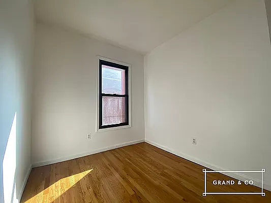 Rented by Grand & Co. | media 6
