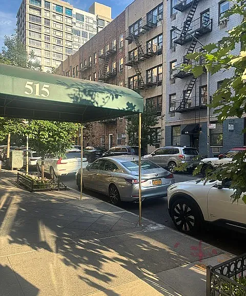 515 E 88th St #L4 — Photo 2
