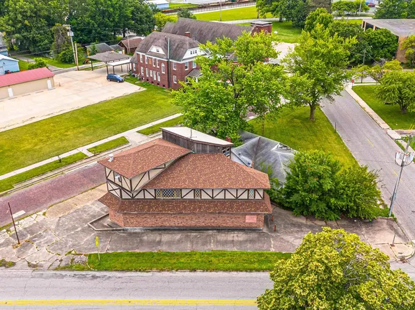 311 S Logan St, Lincoln, IL 62656