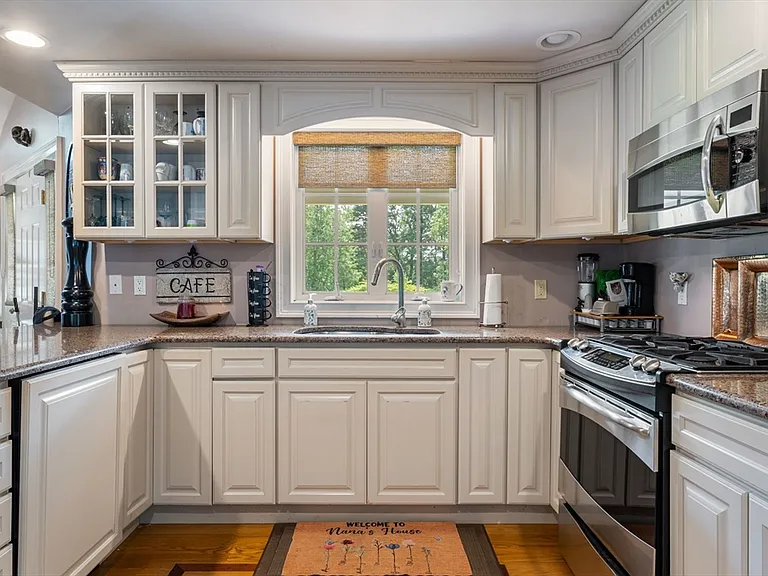 31 Cedar St — Photo 36