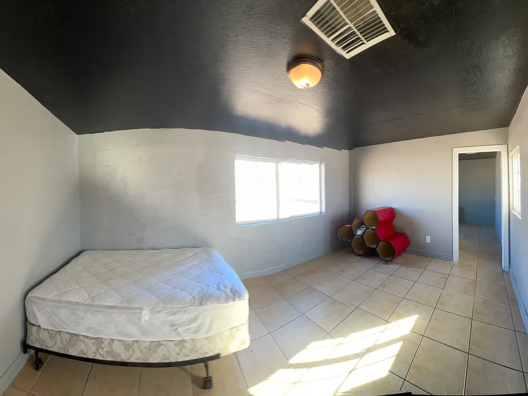 8650 W Monroe St — Photo 7