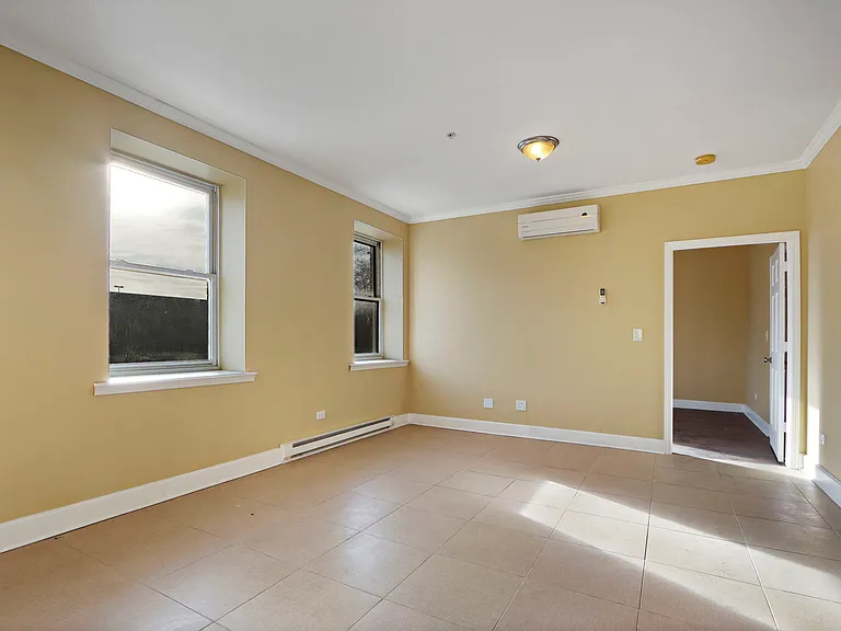 200 N County St #203 — Photo 2