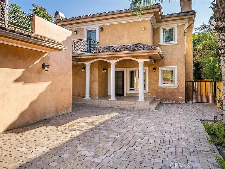 15014 Valleyheart Dr — Photo 4