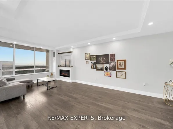 11 Wincott Dr #2115, Toronto, ON M9R 2R9