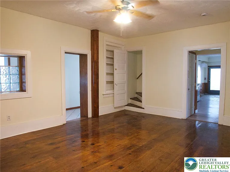 1020 Ferry St #1 — Photo 9