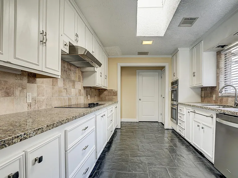 5203 Braesvalley Dr — Photo 4