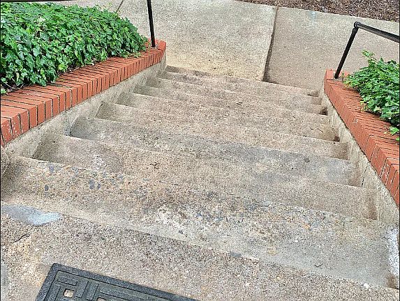 4th image of 403 N Cleveland St APT 3