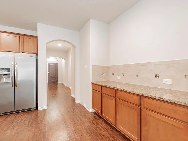 3137 Honeycomb Way — Photo 2