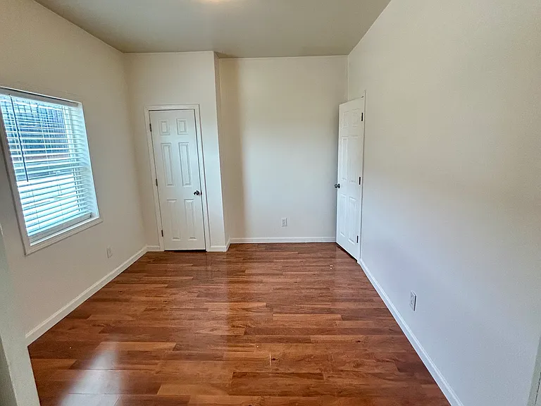 604 W Augusta Ave #3 — Photo 6