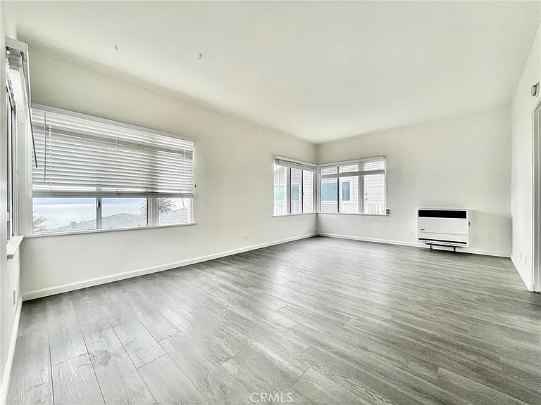 364 Cliff Dr #7 — Photo 3