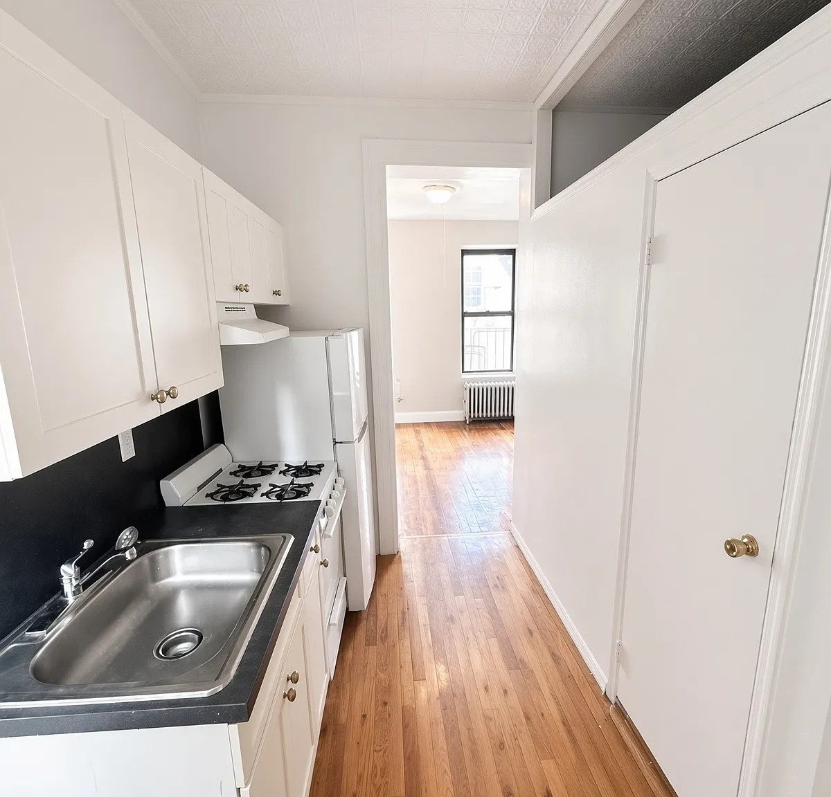233 East 77th Street — Photo 2