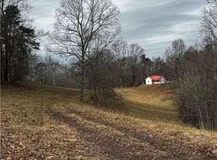 825 Cranenest Rd, Reedy, WV 25270