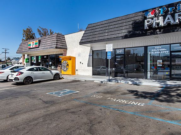 2nd image of 841 W Glenoaks Blvd