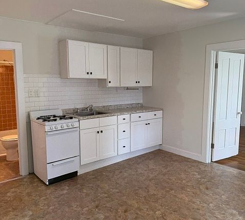 2nd image of 13 Magnolia Ave #1R