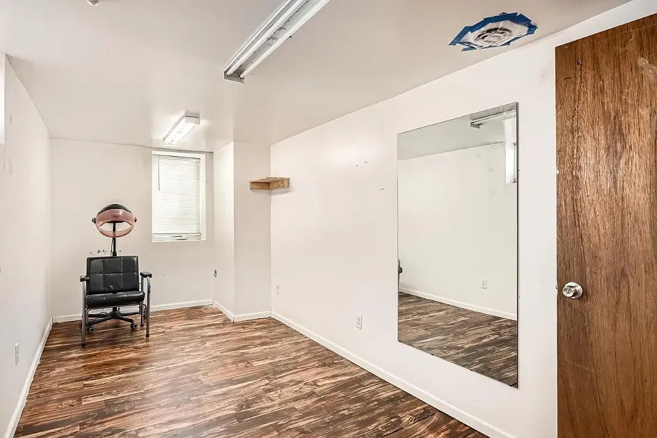 3922 Lyndale — Photo 2