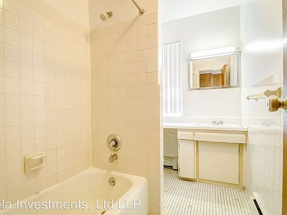 5th image of 2700 Humboldt Ave S APT 203