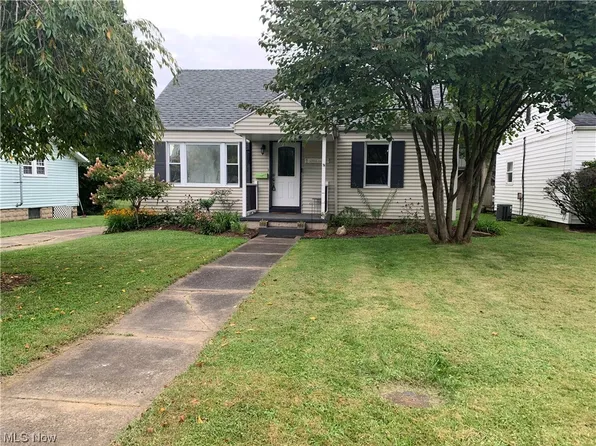 3102 Elm St, Parkersburg, WV 26104