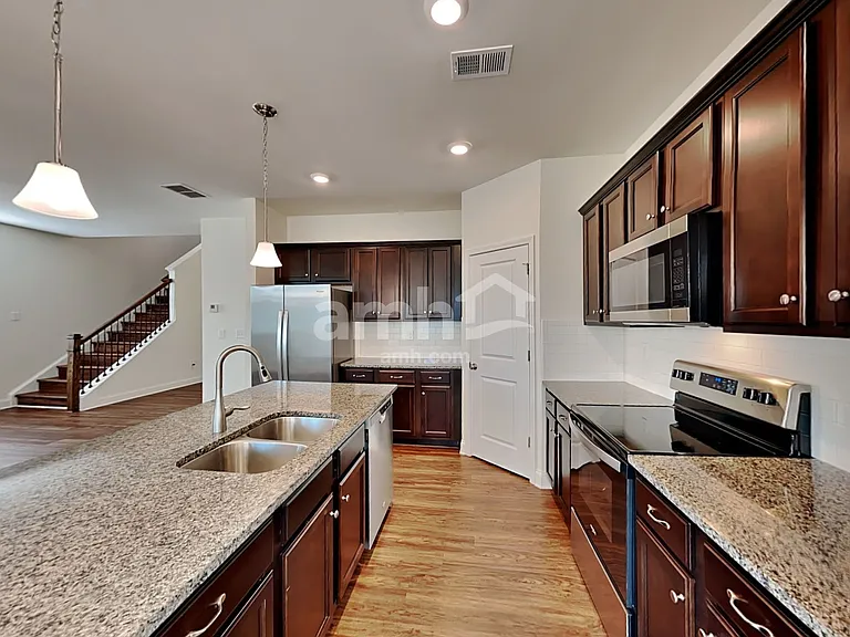 5125 Staten Ln — Photo 3