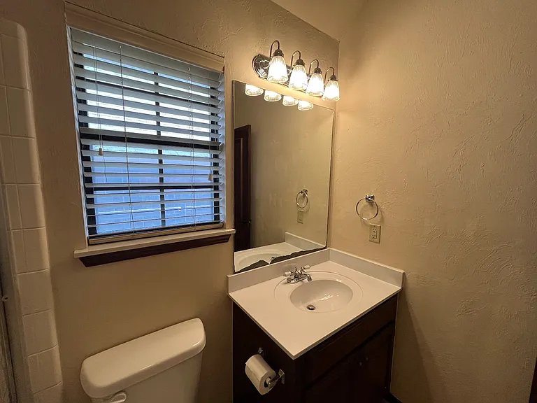 413 NW 143rd St — Photo 33