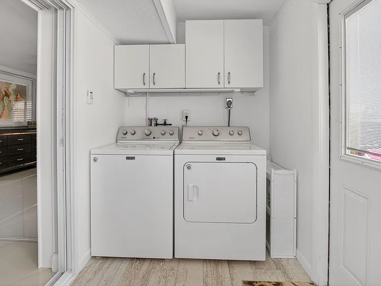 102 Waterford E #102 — Photo 27