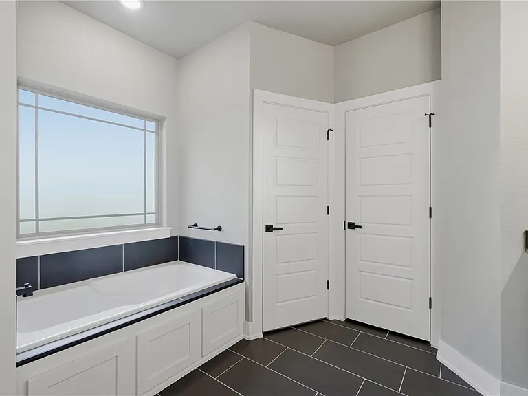 8 Leyland Dr — Photo 22