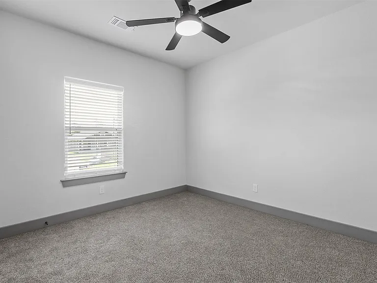 405 W Hull St — Photo 8