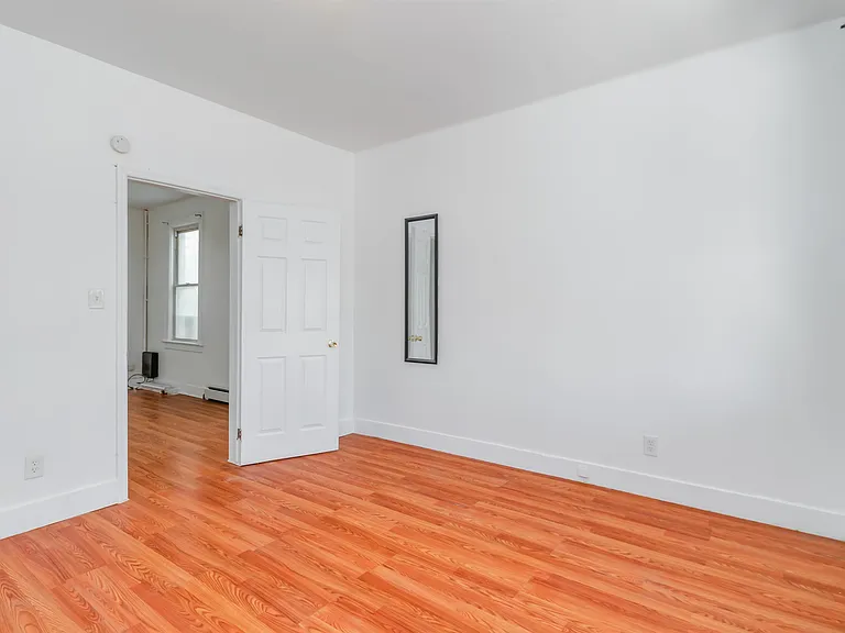 404 Danforth Ave — Photo 12
