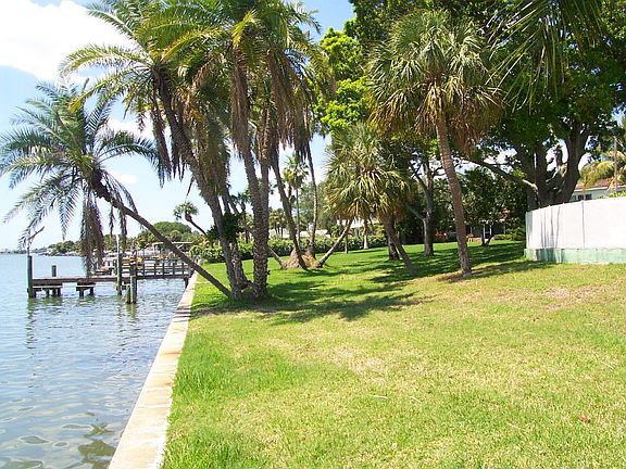 3rd image of 2400 Pinellas Point Dr S