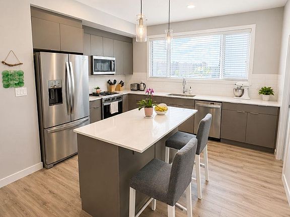 5th image of 50 Ebony Blvd #88