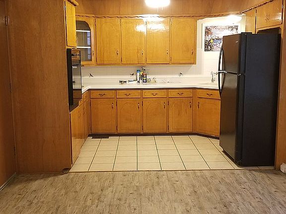 5th image of 807 N Dogwood St