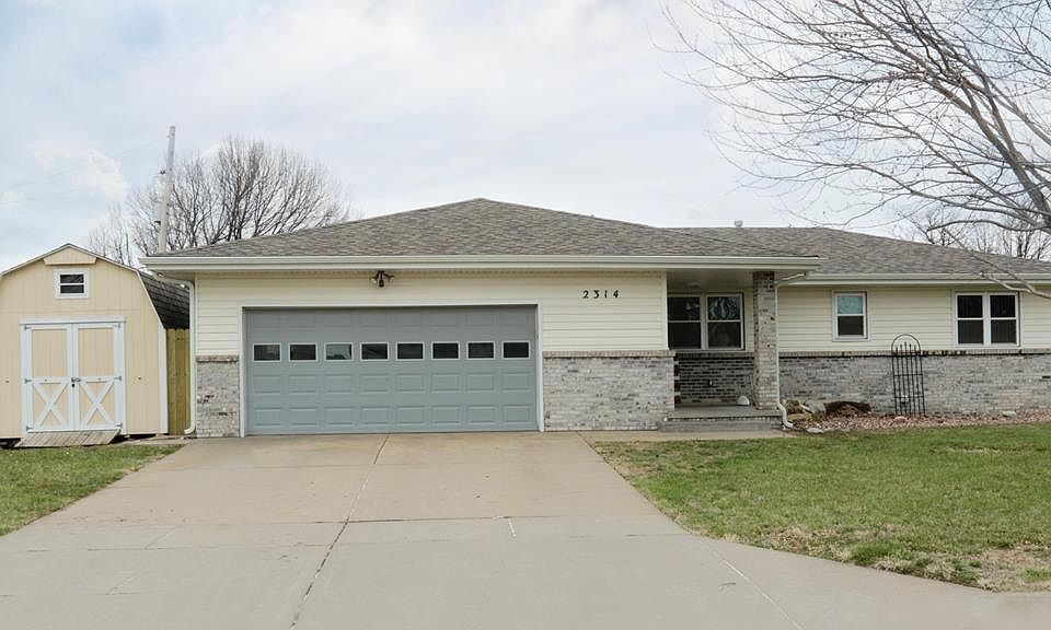 1st image of 2314 Shalimar Dr