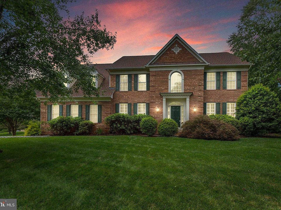 1st image of 16 Toliver Ln