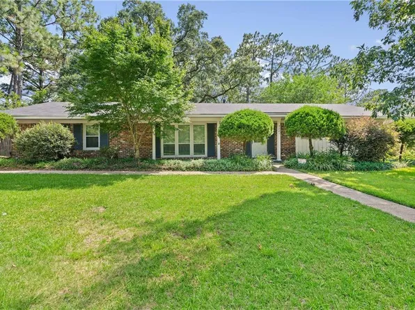 5801 Chalet Dr N, Mobile, AL 36608