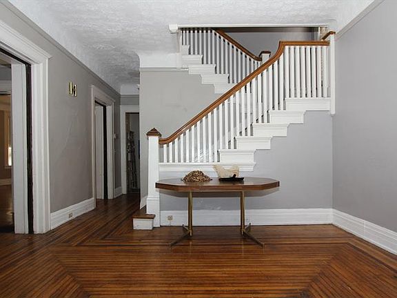 4th image of 885 Clinton Springs Ave