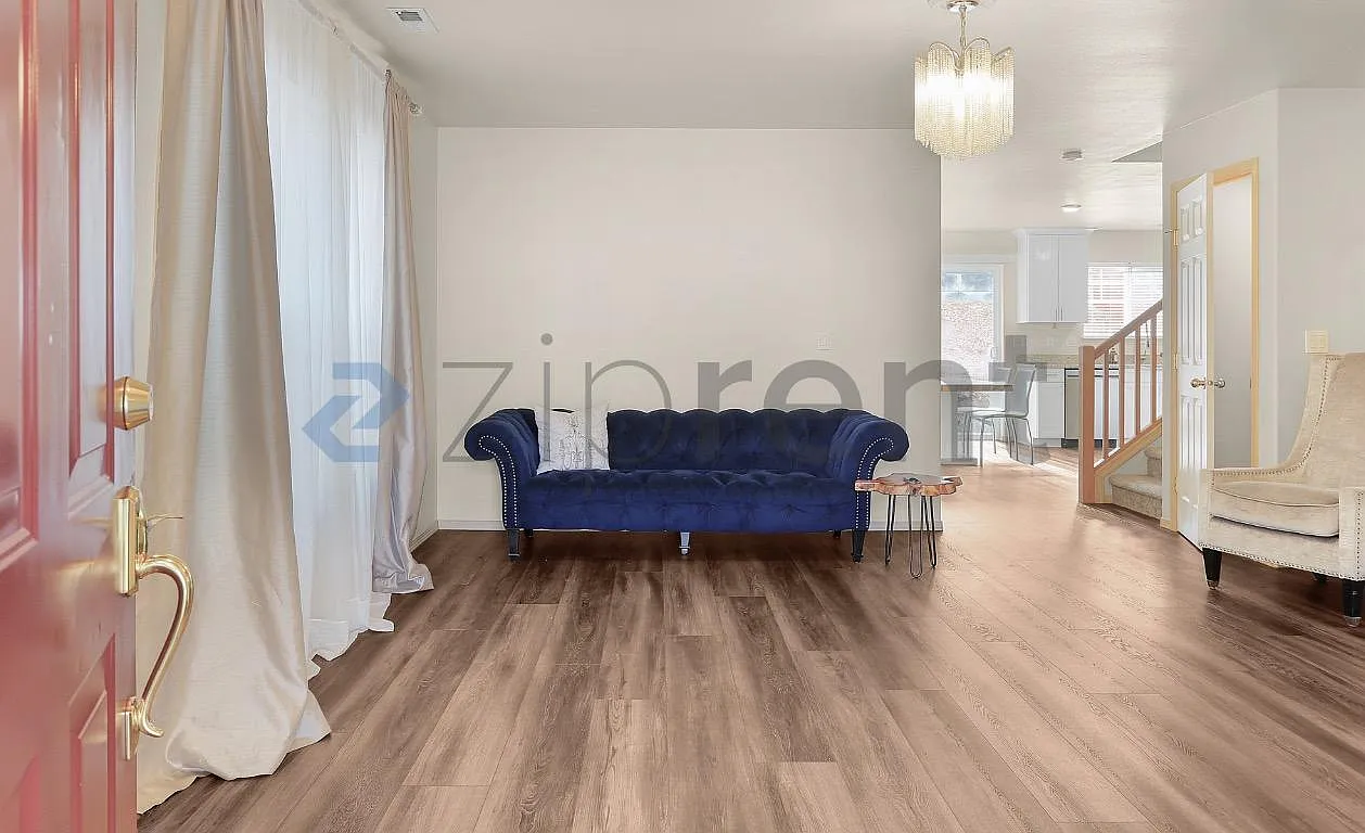 Fern Crest West — Photo 2