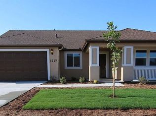 1717 Santa Cruz Dr, Tulare, CA 93274