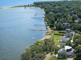 10 Bayview Dr, Hampton Bays, NY 11946