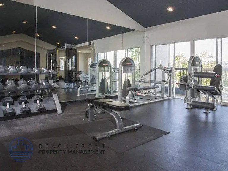 1099 Capitol Dr. — Photo 10