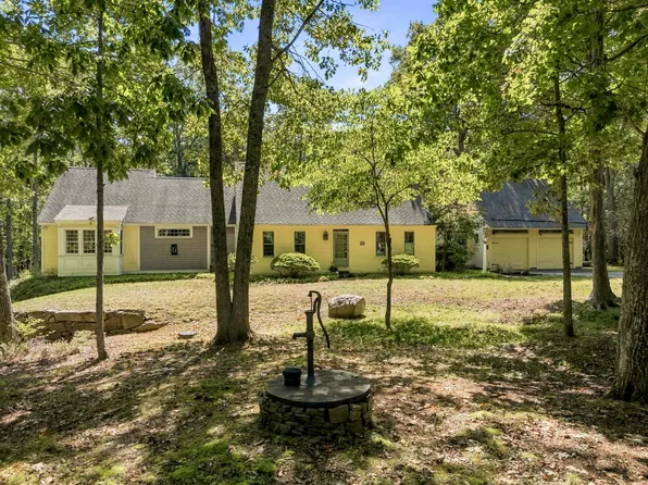 2 Highgate Close, York, ME 03909