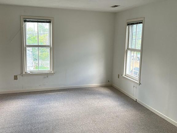 3rd image of 1806 Fall Hill Ave APT 2