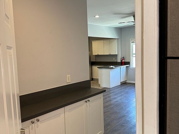 3rd image of 3125 Walton Ave APT 4
