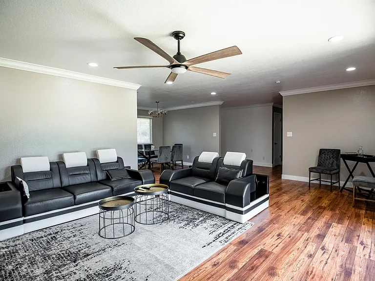 6702 N West Ave — Photo 5